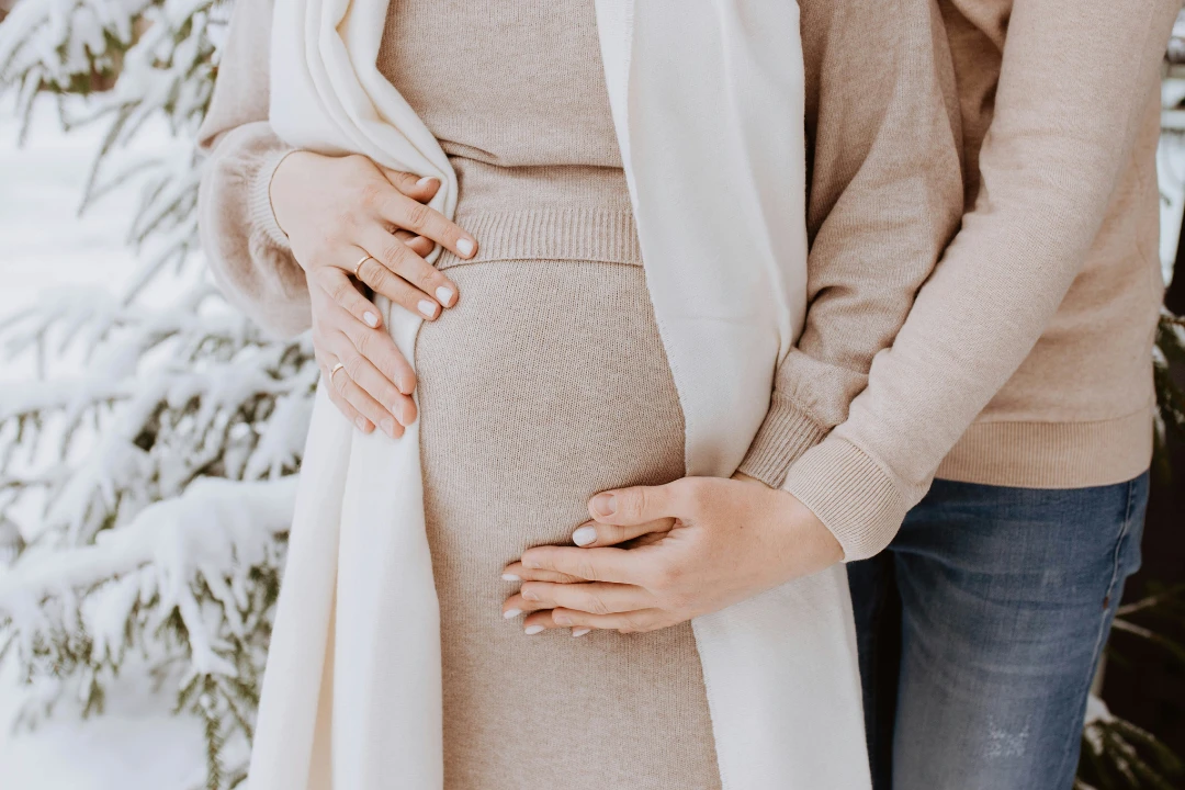 Maternity Photoshoot Ideas - Snow in the Forest