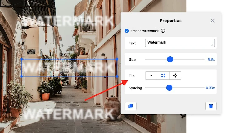 Edytor Watermarkly z podświetloną opcją kafelków